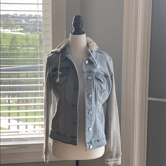 Guess Jackets & Blazers - Guess Jean Jacket